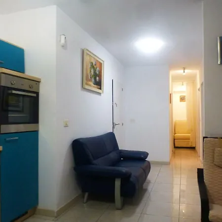 Willa Unique Great Floor By The Ocean With Open Terrace. Separate Entrance. Adults Only