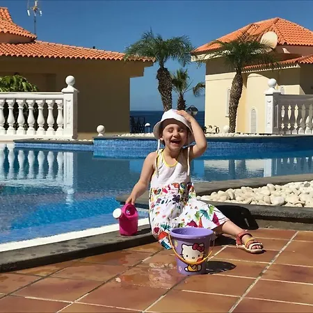 Unique Great Floor By The Ocean With Open Terrace. Separate Entrance. Adults Only فيلة لوس كريستيانوس