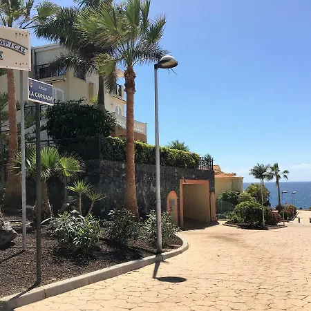 Unique Great Floor By The Ocean With Open Terrace. Separate Entrance. Adults Only فيلة